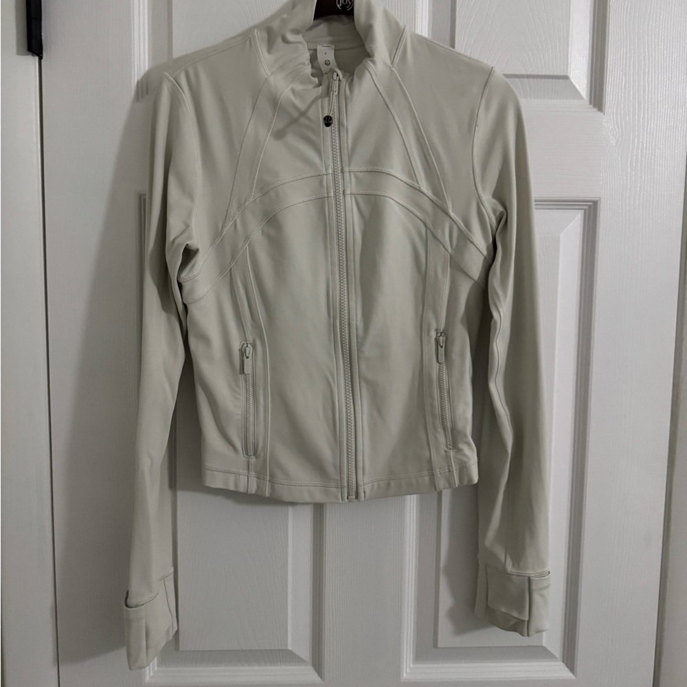 Lululemon Define jacket nulu cropped in bone